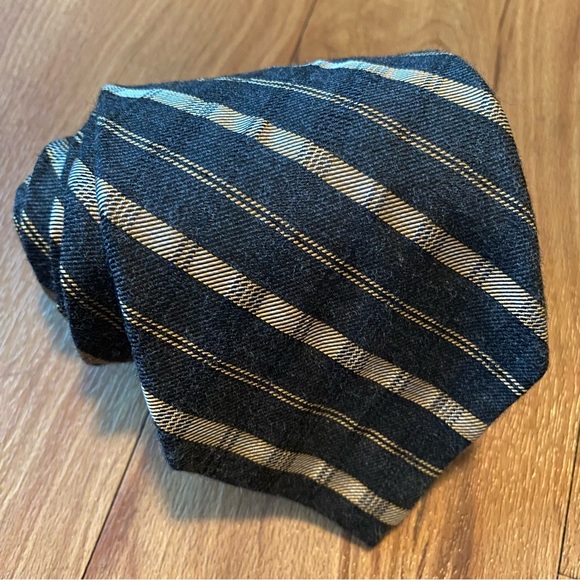 Calvin Klein Gray Tan Striped Silk Blend Men’s Necktie - Picture 4 of 12